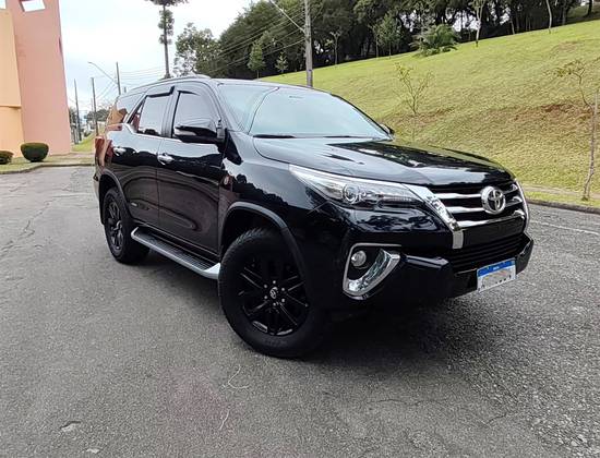 TOYOTA HILUX SW4 2.8 SRX 4X4 16V TURBO INTERCOOLER DIESEL 4P AUTOMÁTICO TOYOTA HILUX SW4 2.8 SRX 4X4 16V TURBO INTERCOOLER DIESEL 4P AUTOMÁTICO
